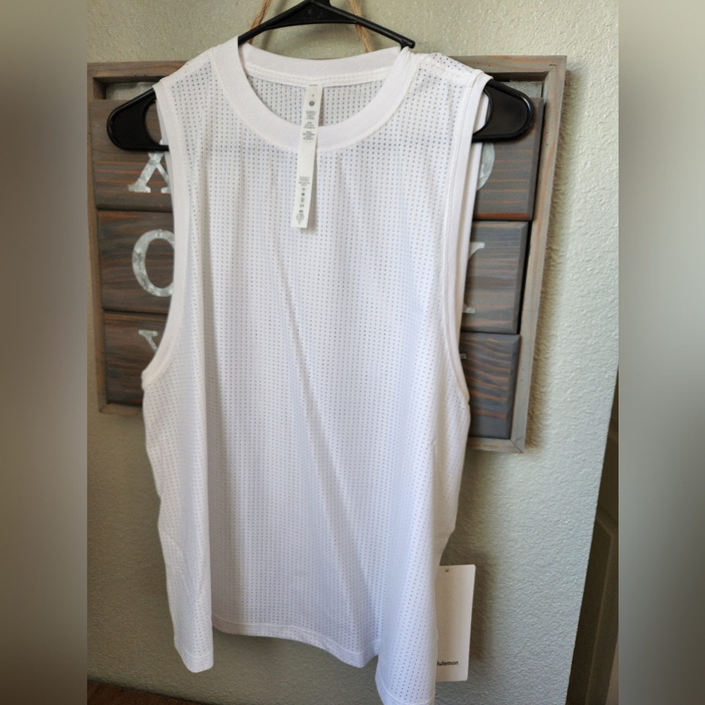 Lululemon tank